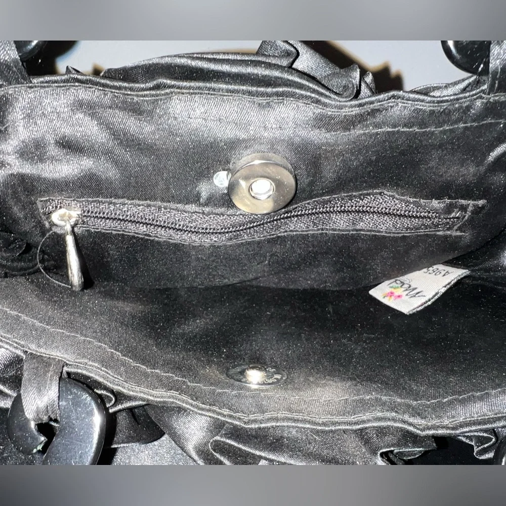 Mad by Design Handmade Silk Rosette Vintage Purse - Picture 2 of 4